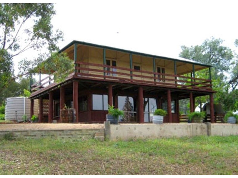 McLeod Lodge 83 Rockhampton Rd, Stanthorpe QLD 4380