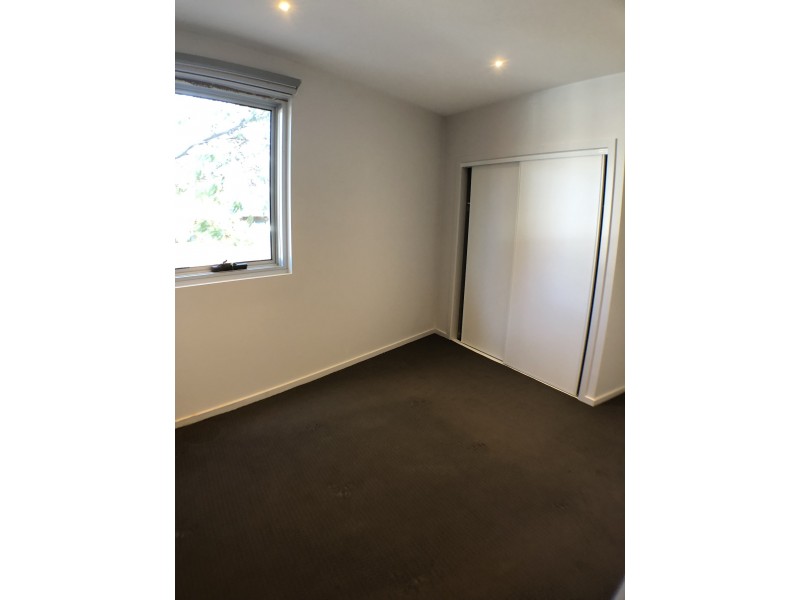 2/11 Woods Street, Yarraville VIC 3013