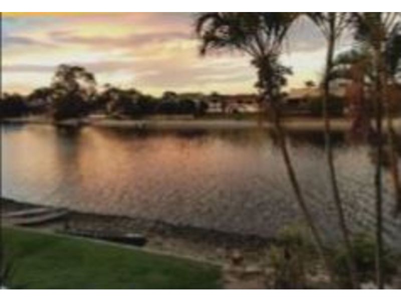 16/300 Cottesloe Drive, Mermaid Waters QLD 4218