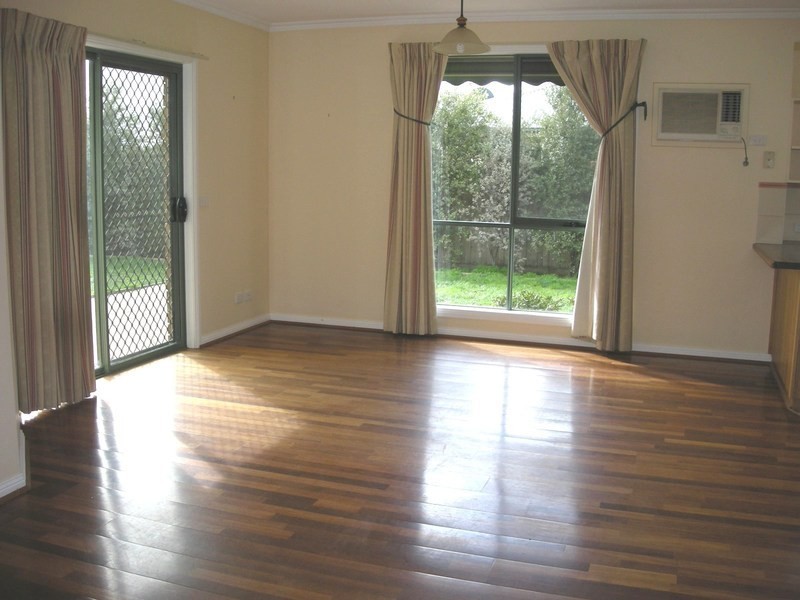 28 Oakwood Crescent, Waurn Ponds VIC 3216