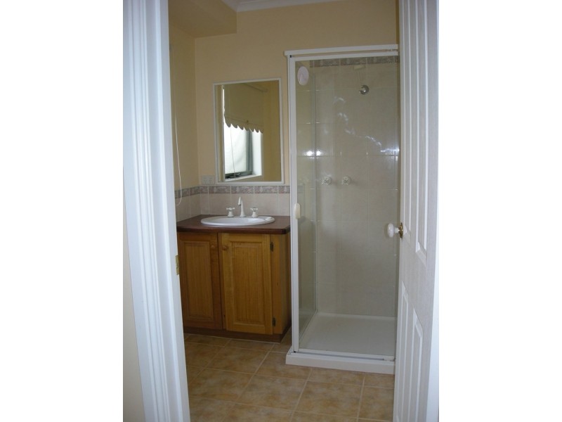 28 Oakwood Crescent, Waurn Ponds VIC 3216