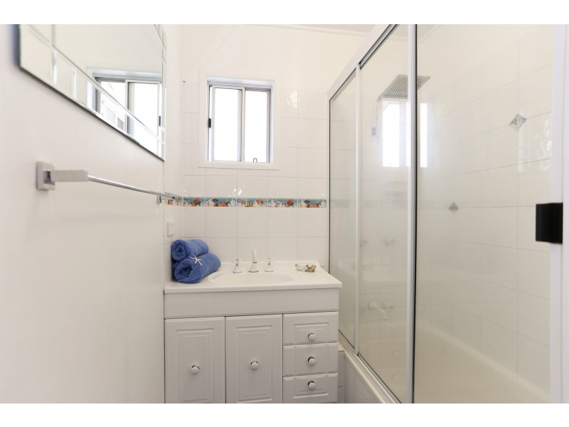 17 Rosella Street, Slade Point QLD 4740