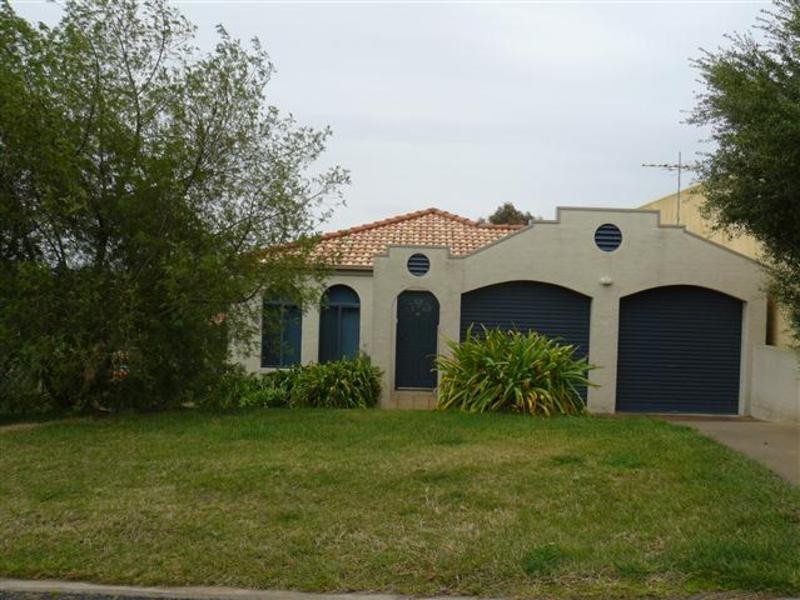 41 Toscana Way, Hidden Valley VIC 3756