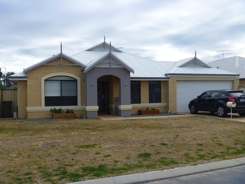 14 Sorrento Turn, Secret Harbour WA 6173