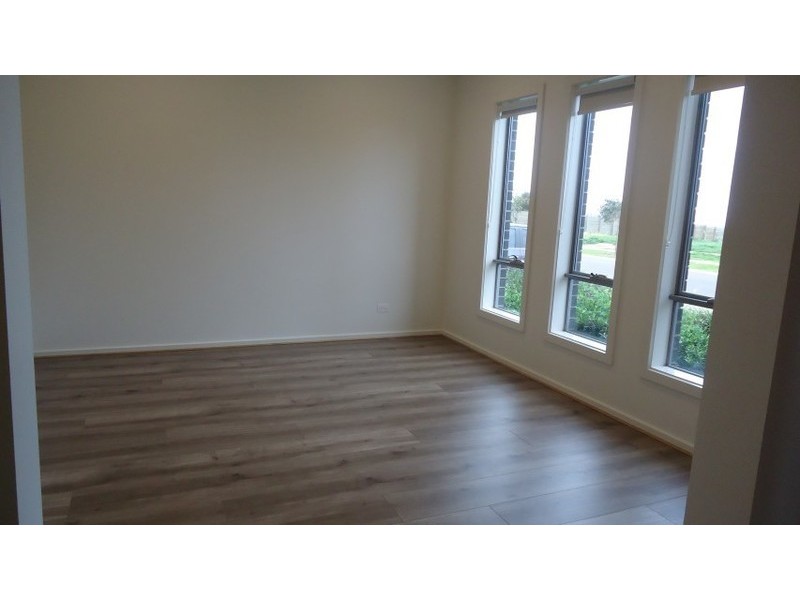 21 Starboard Way, Werribee VIC 3030