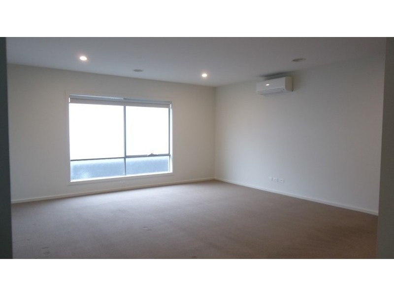 21 Starboard Way, Werribee VIC 3030