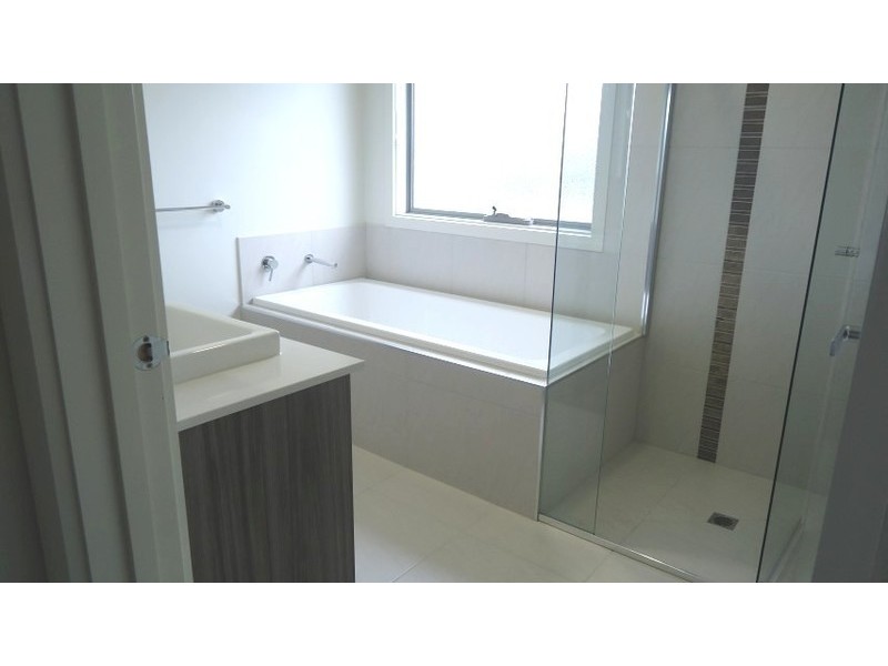 21 Starboard Way, Werribee VIC 3030