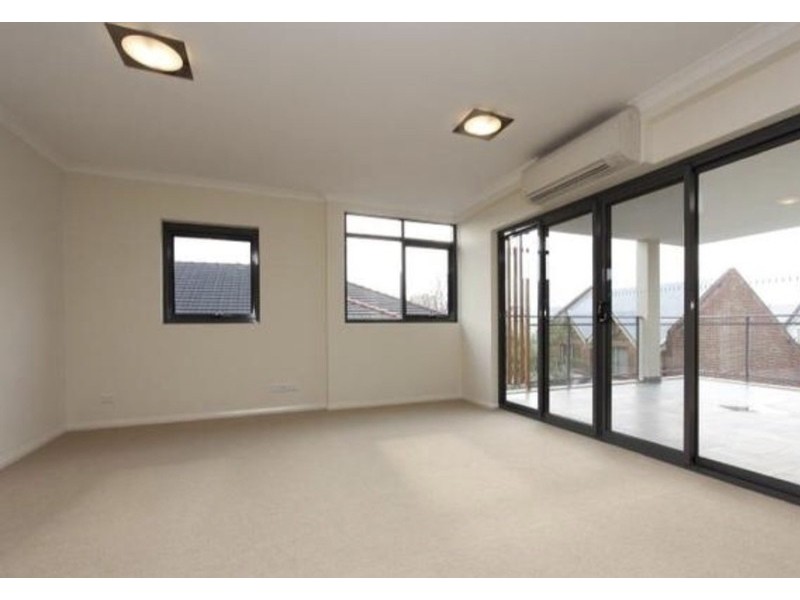 32/18 Wellington Street, East Perth WA 6004