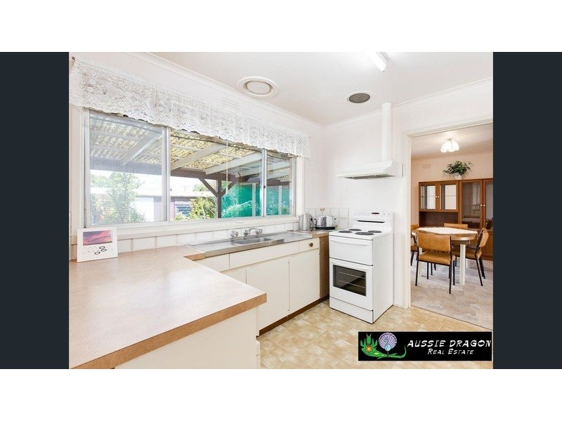 34 Strathmore Crescent, Hoppers Crossing VIC 3029
