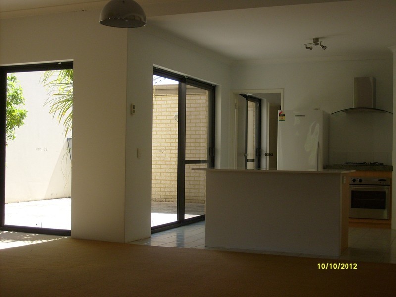 16 Juniper Bank Way, Subiaco WA 6008