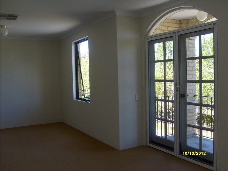 16 Juniper Bank Way, Subiaco WA 6008