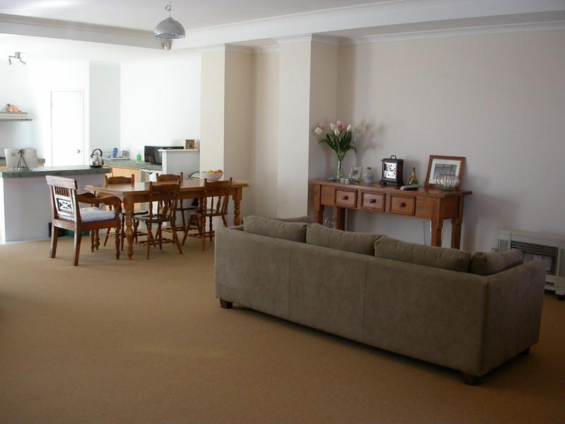 16 Juniper Bank Way, Subiaco WA 6008