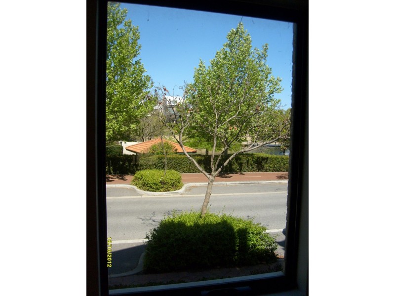 16 Juniper Bank Way, Subiaco WA 6008