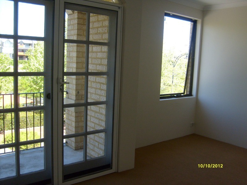 16 Juniper Bank Way, Subiaco WA 6008