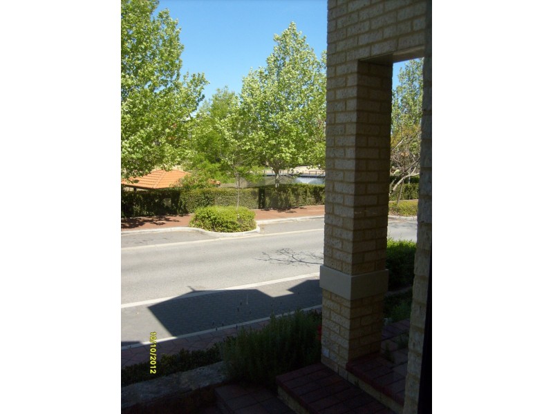 16 Juniper Bank Way, Subiaco WA 6008