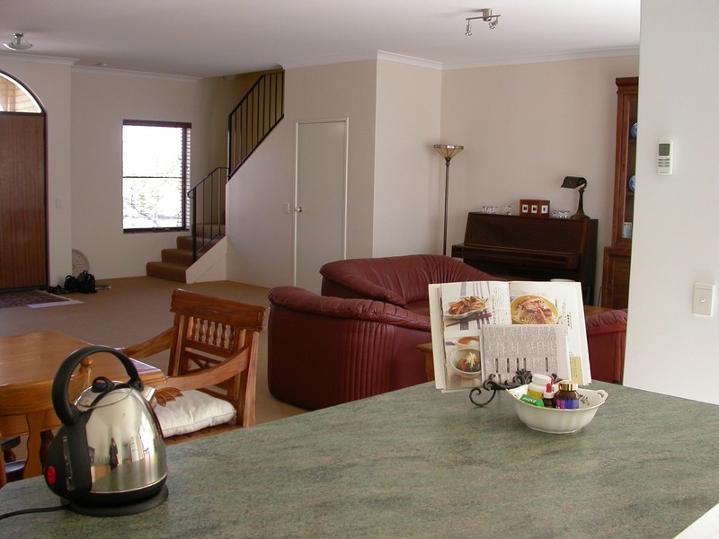 16 Juniper Bank Way, Subiaco WA 6008