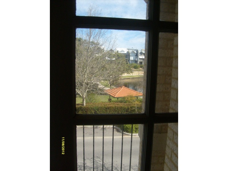 16 Juniper Bank Way, Subiaco WA 6008