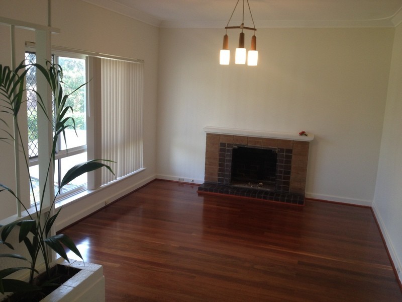 21 Sawle Road, Hamilton Hill WA 6163