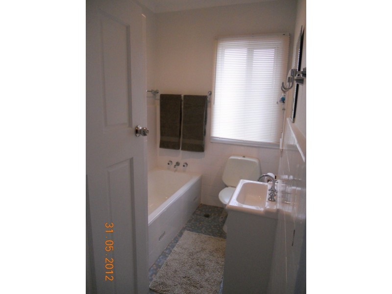 1 Arthur Street, Belmont South NSW 2280