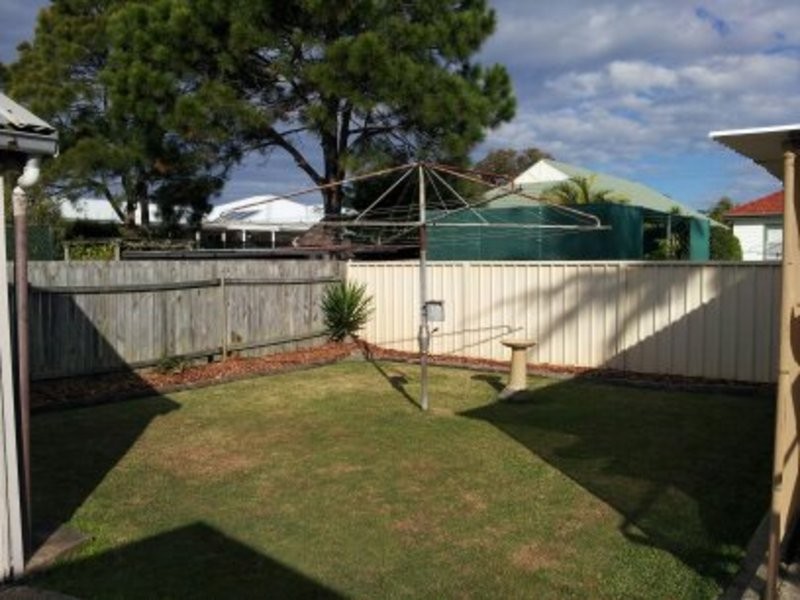 1 Arthur Street, Belmont South NSW 2280