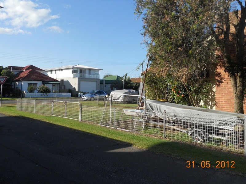 1 Arthur Street, Belmont South NSW 2280