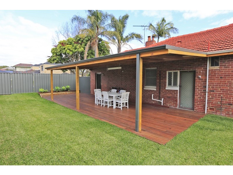 27 Raymond Street, Mount Pleasant WA 6153