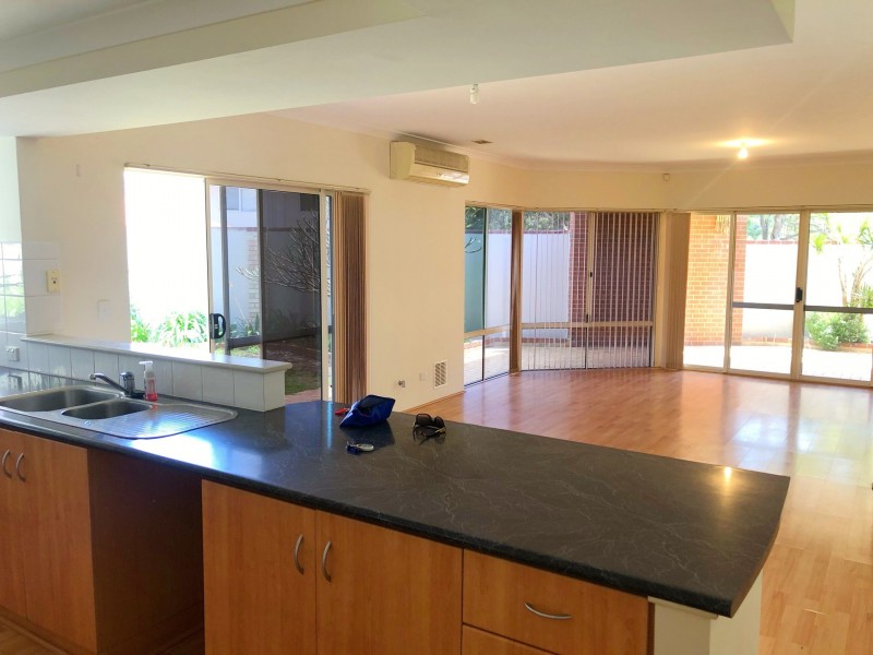 3/5 The Court, Redcliffe WA 6104