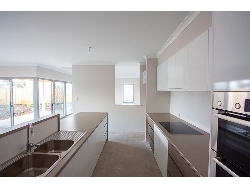 18 Bronzewing Court, Erskine WA 6210