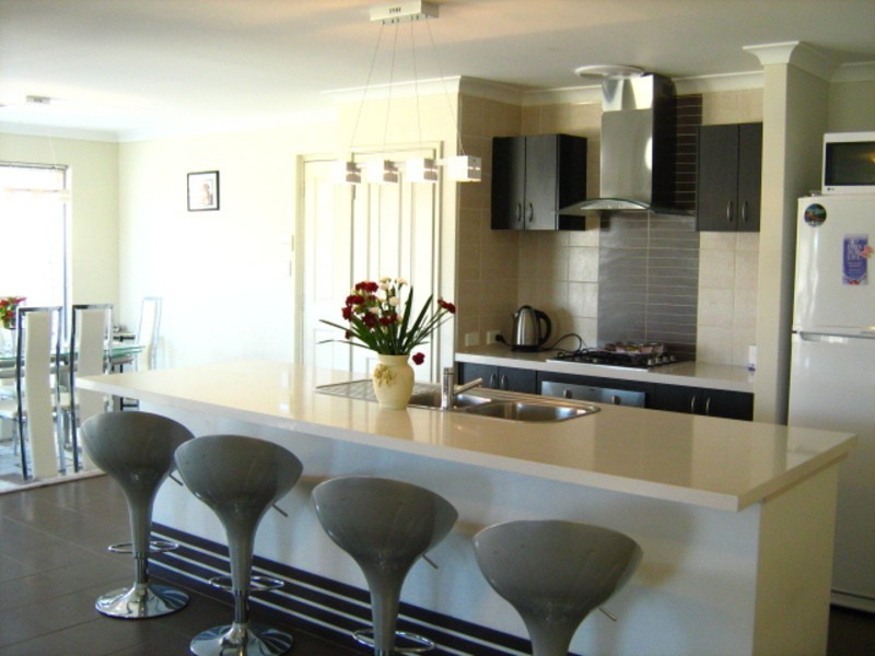276 Adelaide St, High Wycombe WA 6057