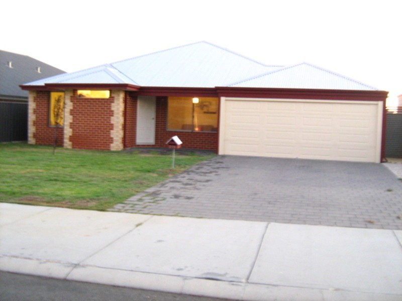276 Adelaide St, High Wycombe WA 6057