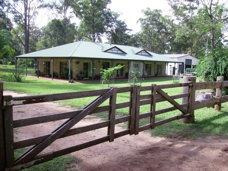 61 Zeller Road, Mount Luke QLD 4352