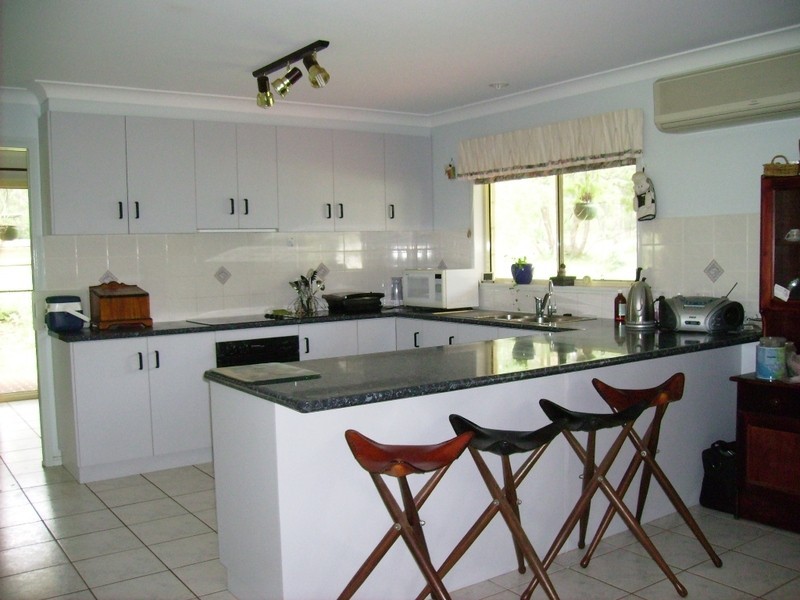 61 Zeller Road, Mount Luke QLD 4352