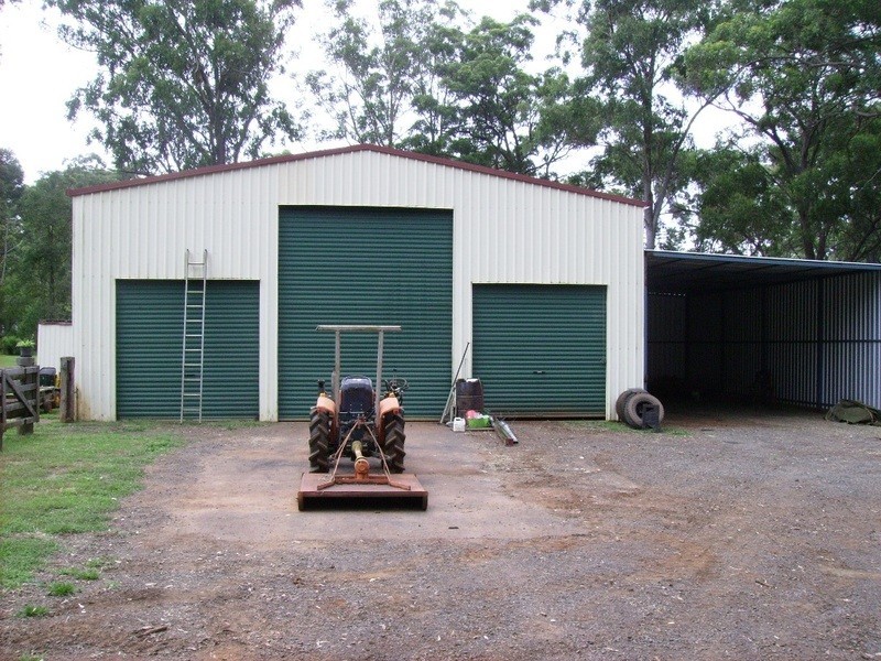 61 Zeller Road, Mount Luke QLD 4352