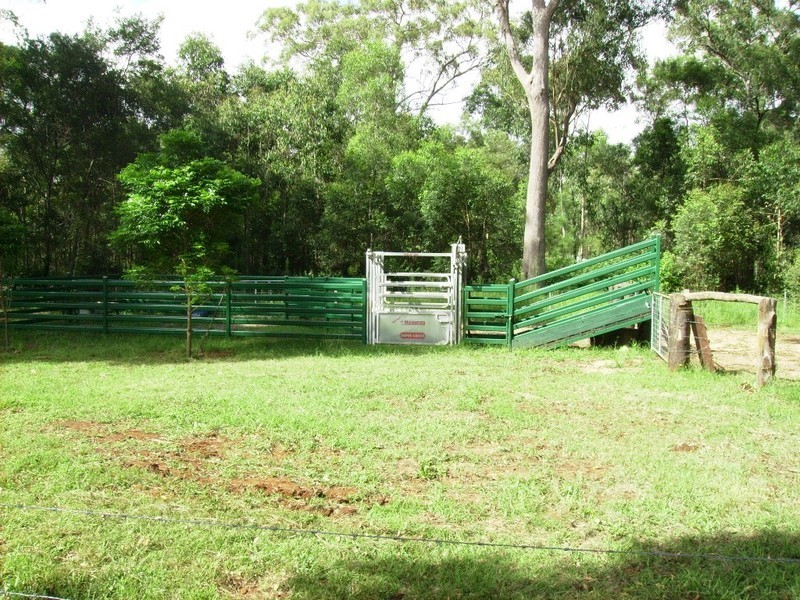 61 Zeller Road, Mount Luke QLD 4352