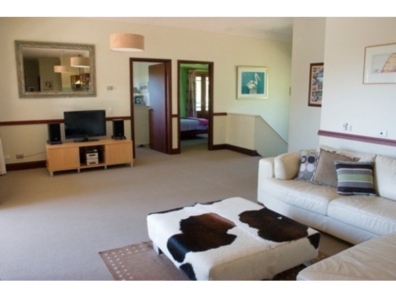 7985 Chamberlain Rd, Lisarow NSW 2250
