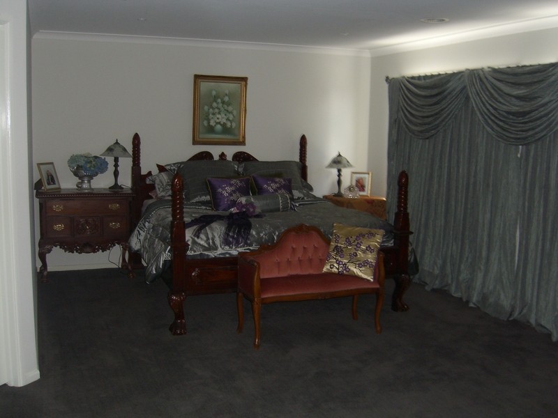 1 Cranwell Square, Caroline Springs VIC 3023
