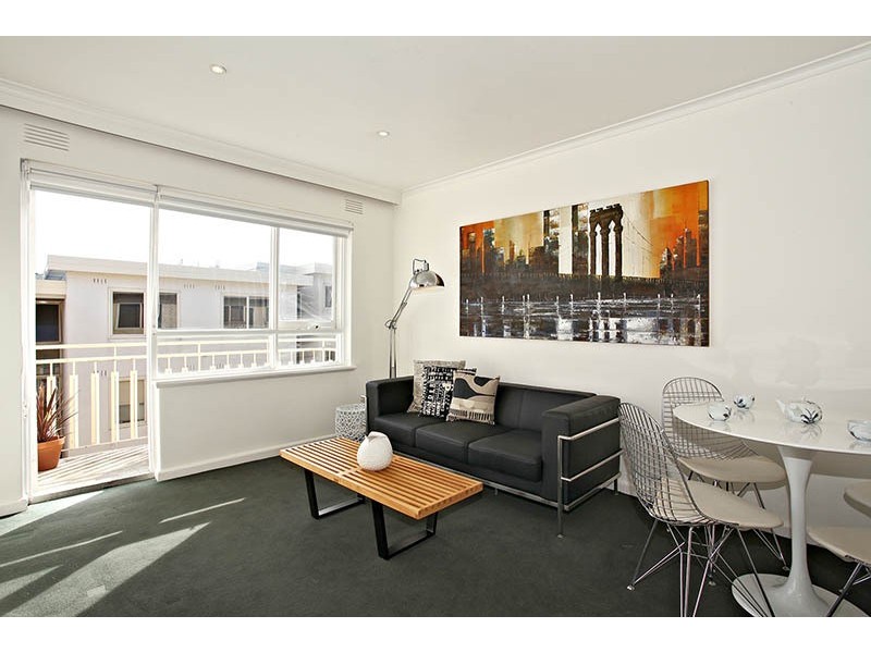 8/10 Mitford St, St Kilda VIC 3182