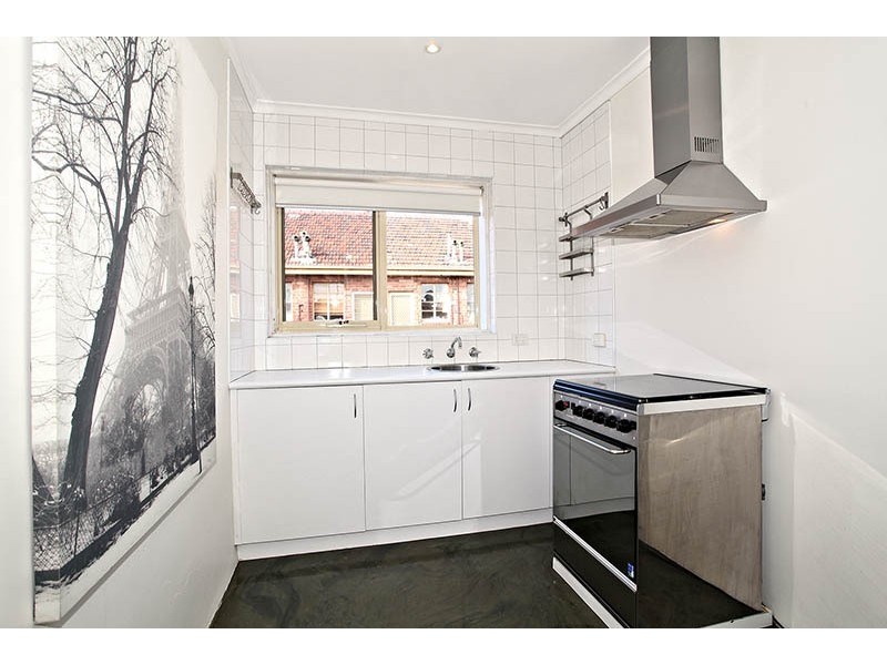 8/10 Mitford St, St Kilda VIC 3182