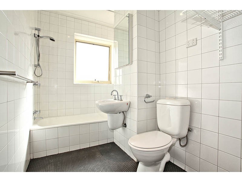 8/10 Mitford St, St Kilda VIC 3182