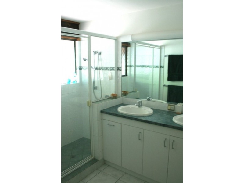 26 Hoylake St, Indooroopilly QLD 4068