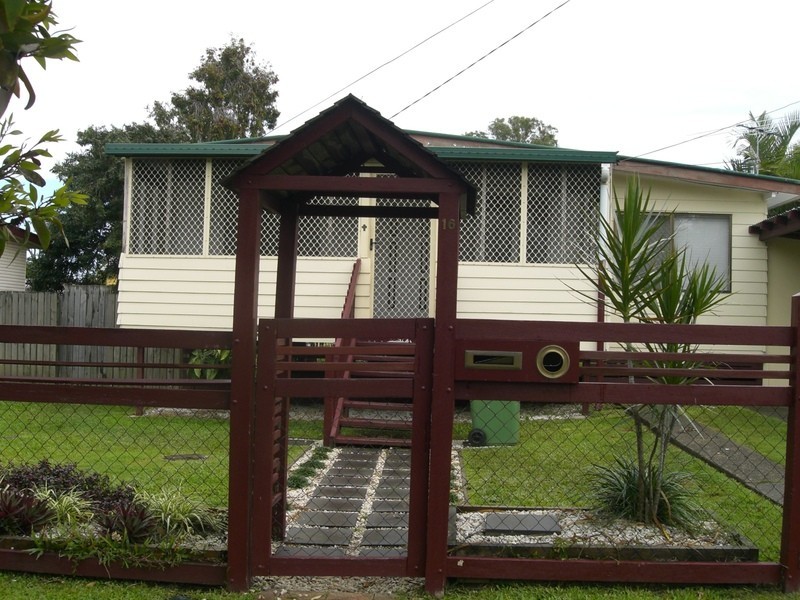 16 Sylvania Street, Logan Central QLD 4114