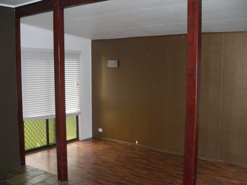 16 Sylvania Street, Logan Central QLD 4114