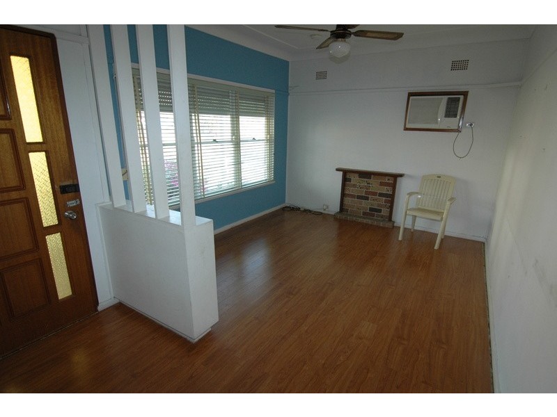 19 Grandview Dr, Campbelltown NSW 2560