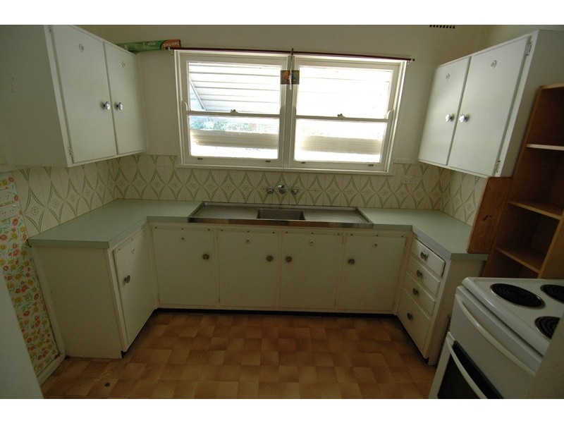 19 Grandview Dr, Campbelltown NSW 2560