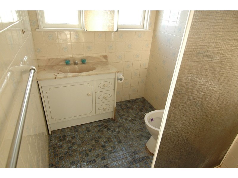 19 Grandview Dr, Campbelltown NSW 2560
