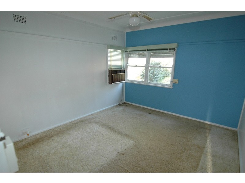 19 Grandview Dr, Campbelltown NSW 2560