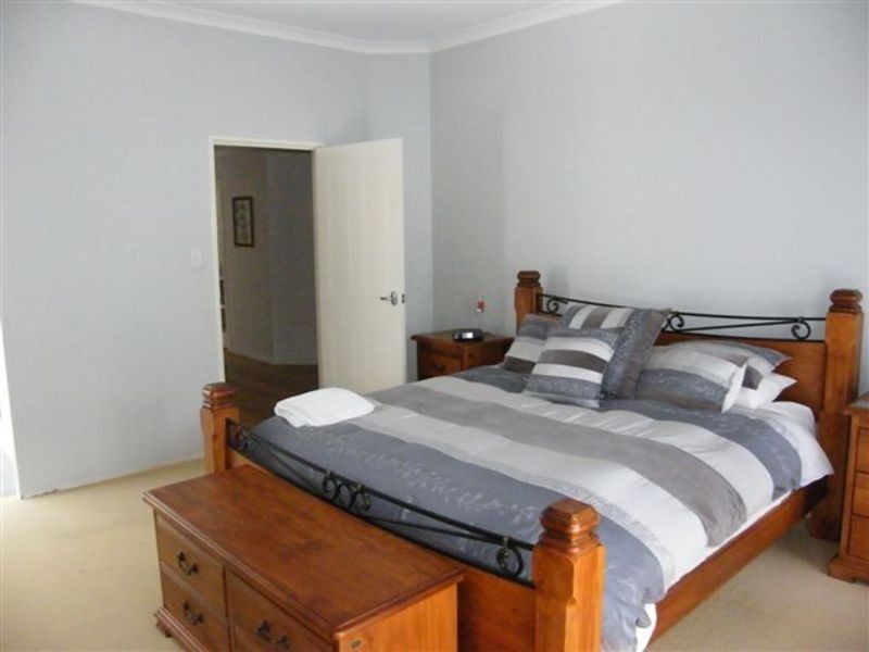 5 Evian Glen, Port Kennedy WA 6172