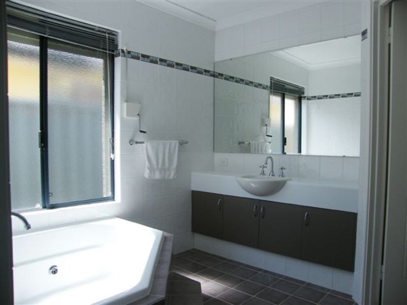 5 Evian Glen, Port Kennedy WA 6172