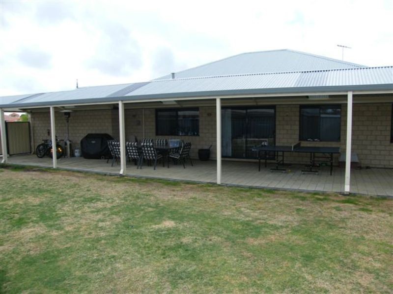 5 Evian Glen, Port Kennedy WA 6172