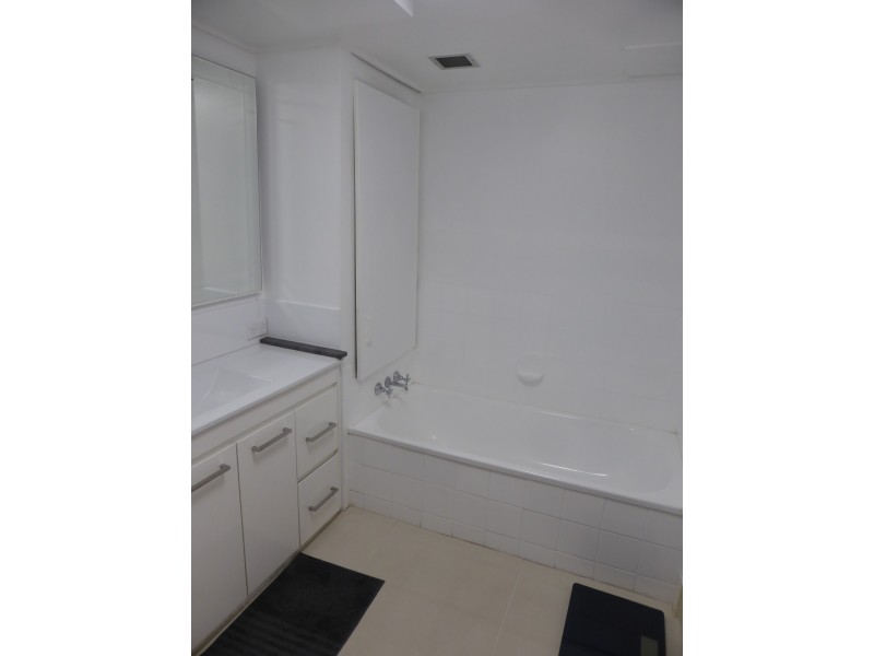 8/89 Thorn Street, Kangaroo Point QLD 4169